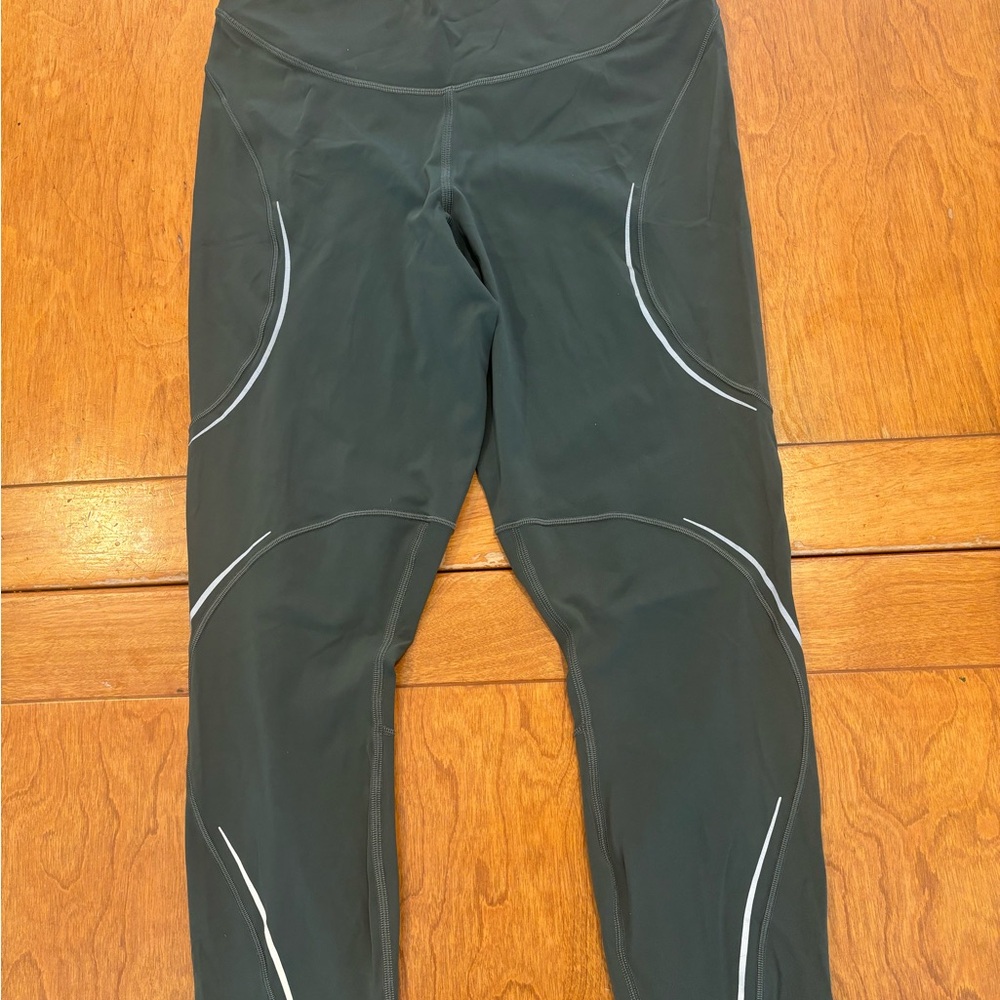 Lululemon Base Pace running tights with reflective detail